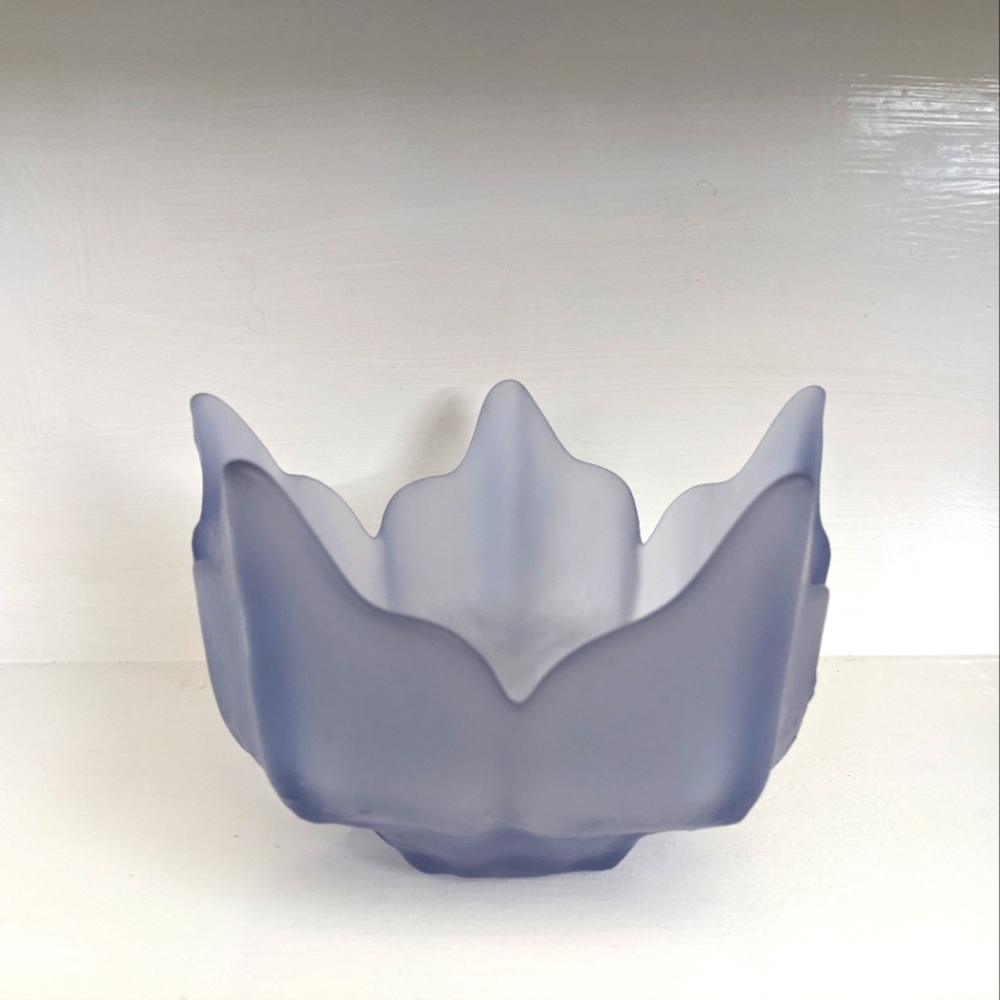 Vintage Viking Glass Lotus Bowl – Amethyst Purple Mid-Century Decor